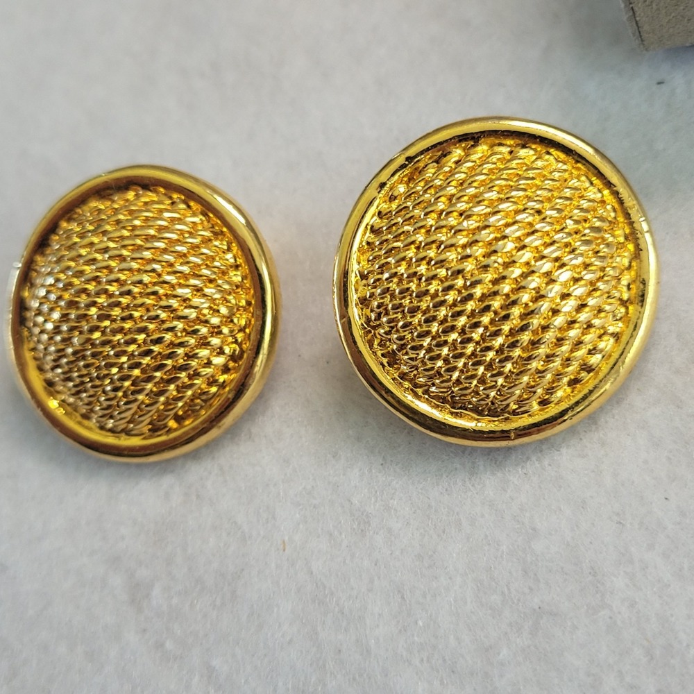 unsigned vintage basketweave button earrings Textured Vintage Gold Tone